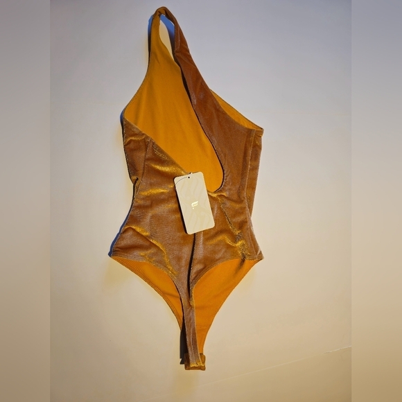 ♤Fabletics Women's Gigi Velour Bodysuit [XXS] - Picture 3 of 5